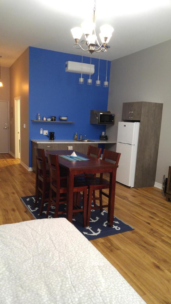Canalside Restaurant, Inn & Kitchen Store พอร์ทโคลบอร์น ภายนอก รูปภาพ